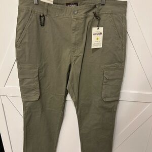 NWT Alesbury Cargo Pants